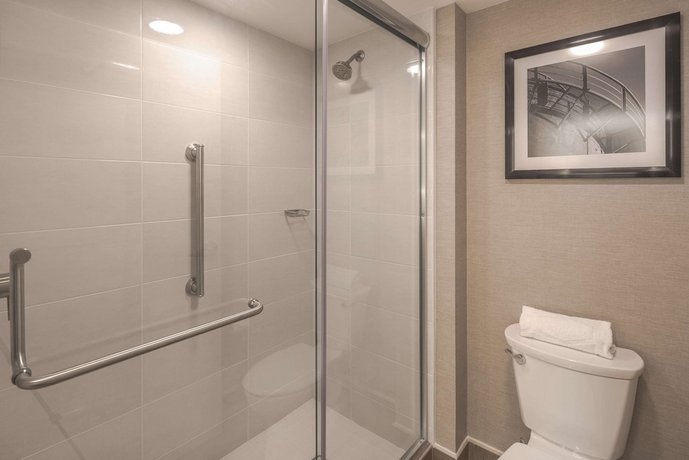 Hampton by Hilton Monterrey Galerias