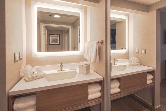 Hampton by Hilton Monterrey Galerias