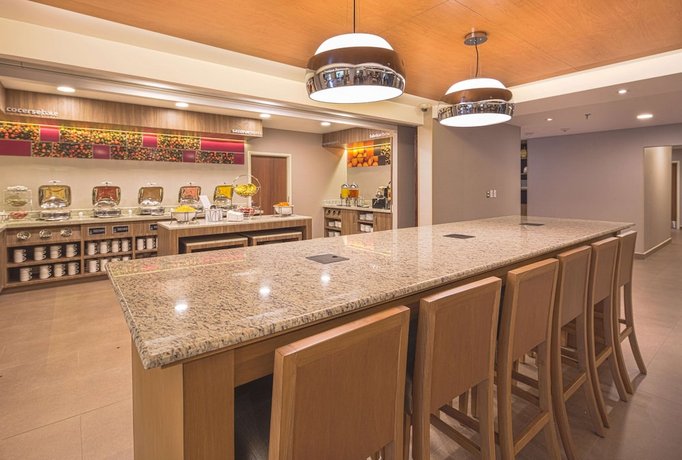Hampton by Hilton Monterrey Galerias