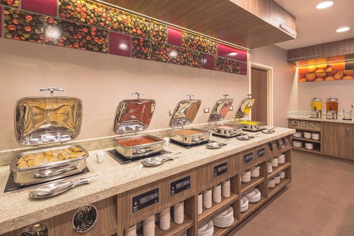 Hampton by Hilton Monterrey Galerias