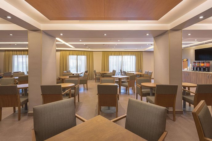 Hampton by Hilton Monterrey Galerias