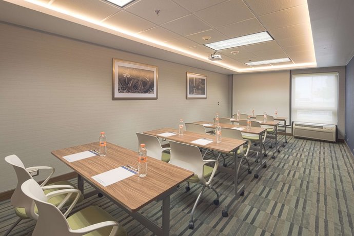 Hampton by Hilton Monterrey Galerias