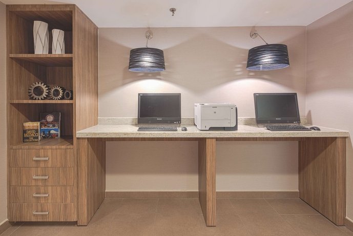 Hampton by Hilton Monterrey Galerias