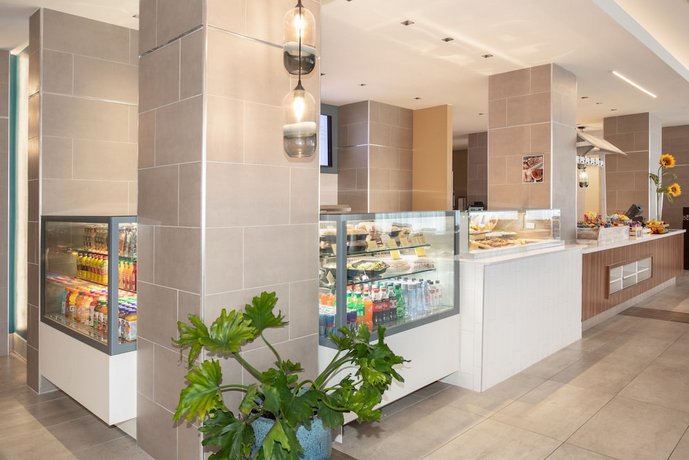 Holiday Inn Los Angeles International Airport