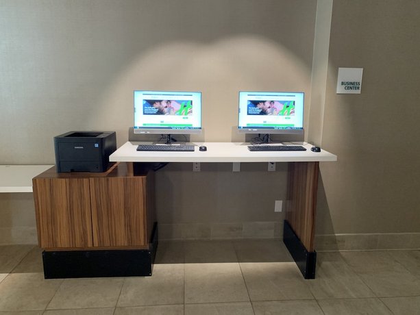 Holiday Inn Los Angeles International Airport