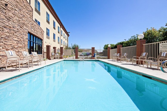 Holiday Inn Express & Suites Clovis Fresno Area