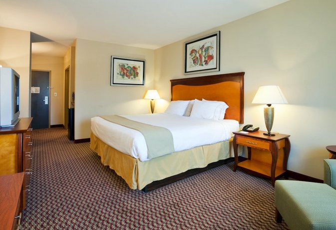 Holiday Inn Express Hotel & Suites Birmingham - Inverness 280
