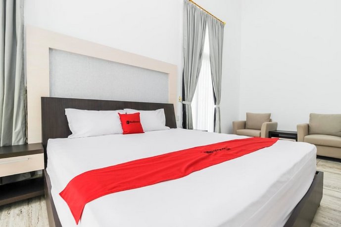 RedDoorz Plus near Ragunan Zoo