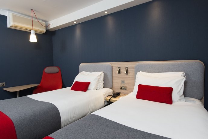 Holiday Inn Express London Luton Airport