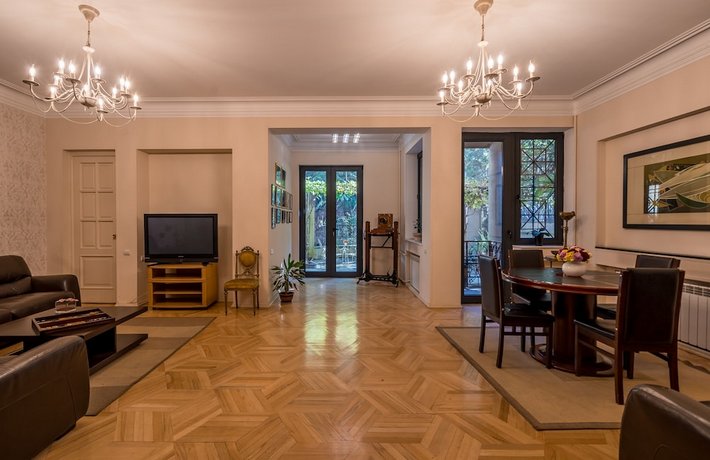 Iliani Hotel