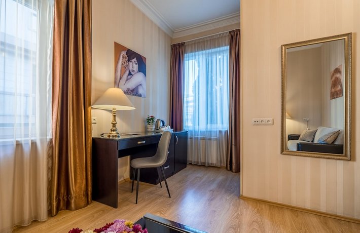 Iliani Hotel
