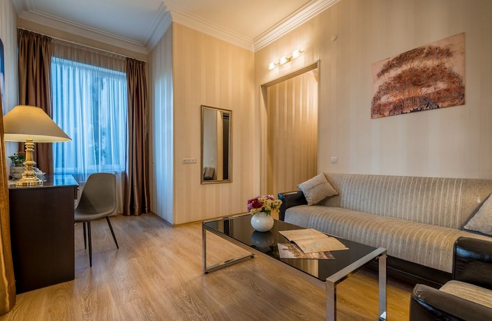 Iliani Hotel