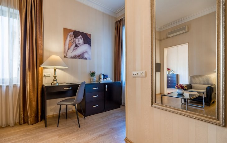 Iliani Hotel