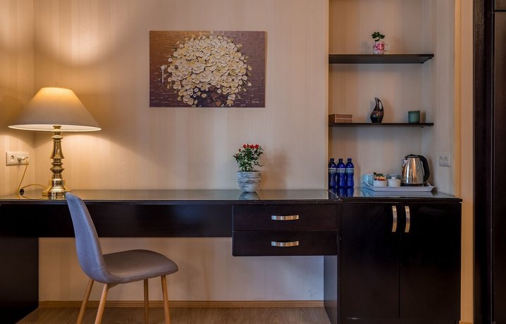 Iliani Hotel