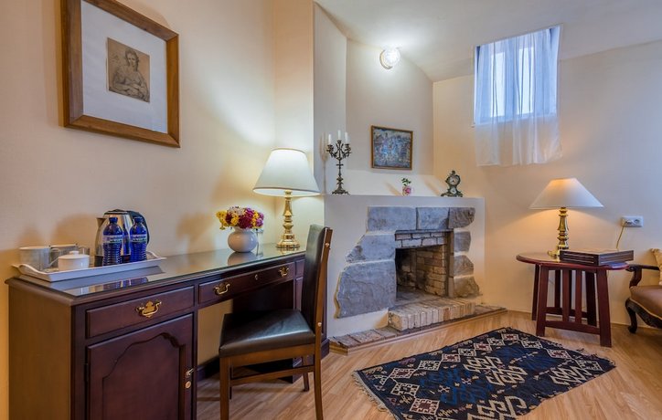 Iliani Hotel