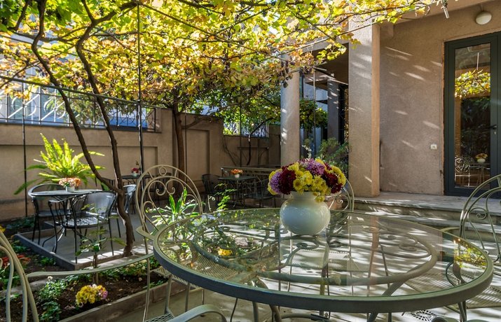 Iliani Hotel