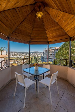 Iliani Hotel