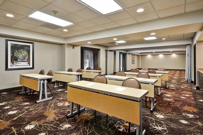 Hampton Inn & Suites Memphis-Shady Grove