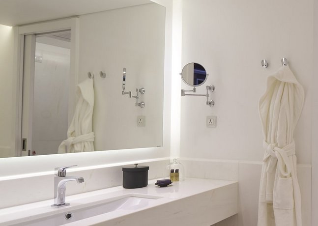 Les Suites at Cliff Bay Portobay