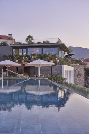 Les Suites at Cliff Bay Portobay