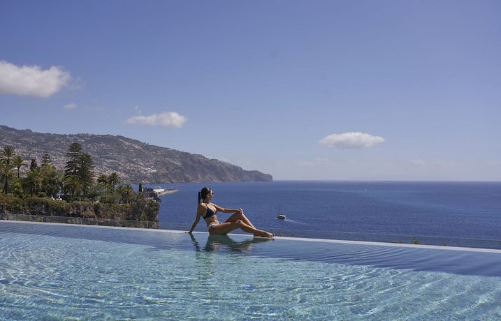 Les Suites at Cliff Bay Portobay