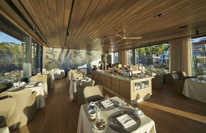 Les Suites at Cliff Bay Portobay