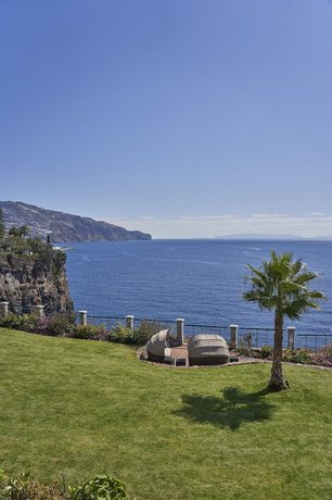 Les Suites at Cliff Bay Portobay