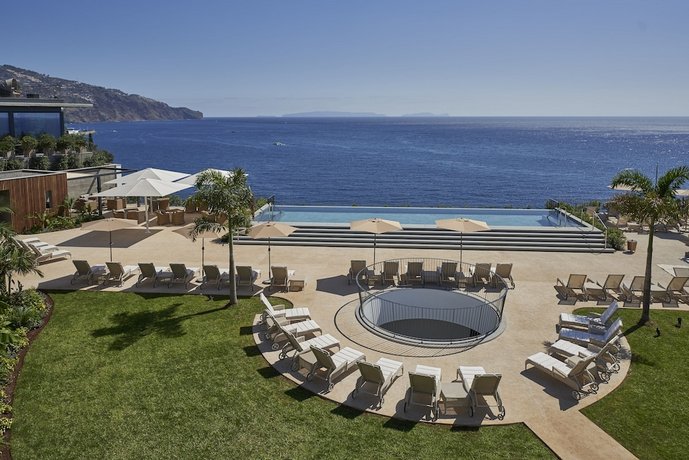 Les Suites at Cliff Bay Portobay