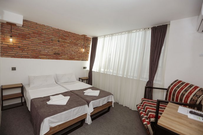 Hotel Baratashvili 12