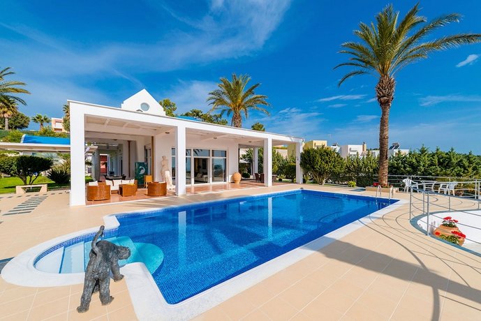 Grande Dame Villa