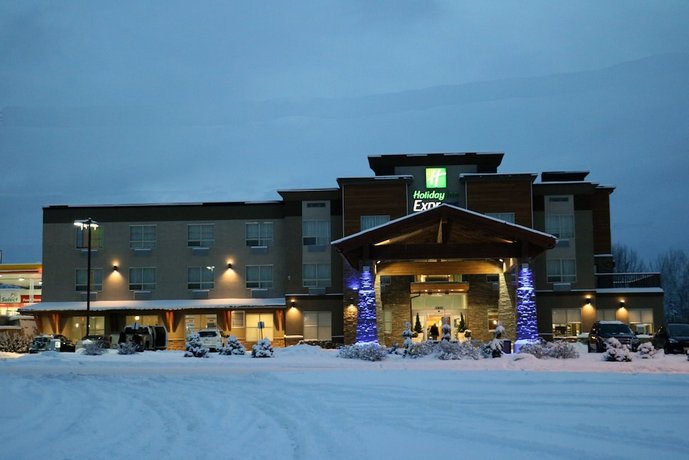 Holiday Inn Express Golden-Kicking Horse