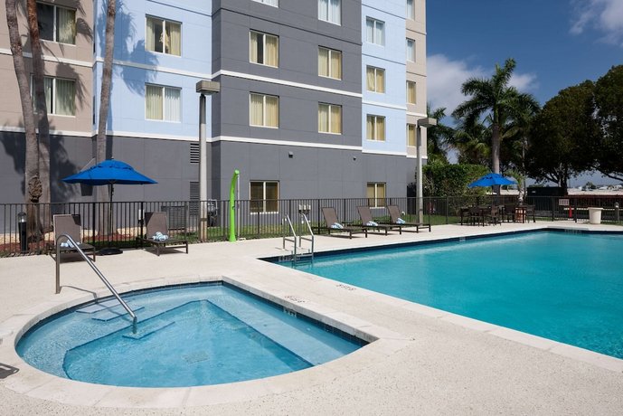 Homewood Suites Miami Airport/Blue Lagoon