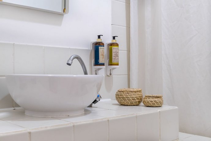 The Color Suites & Rooms