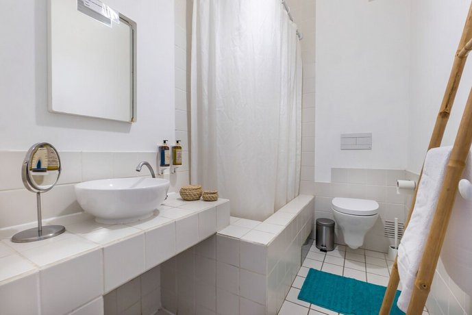 The Color Suites & Rooms