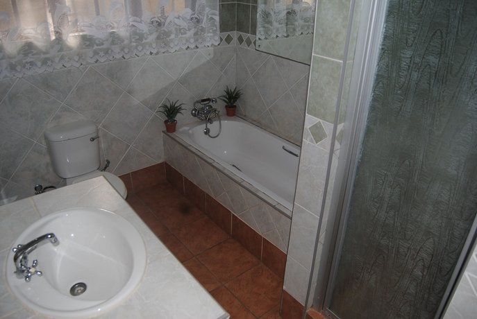Lalapanzi Guest House