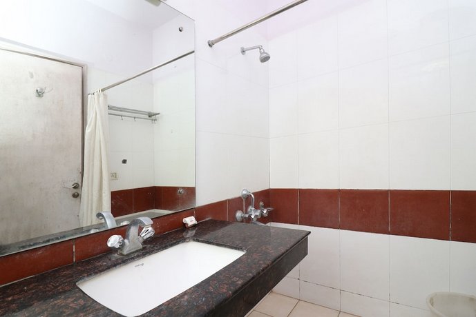 OYO 22110 Gem City Inn