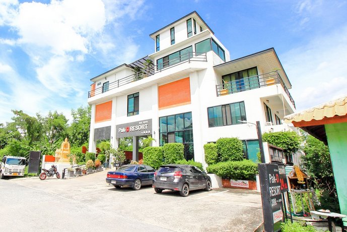 OYO 318 Pak D Resort
