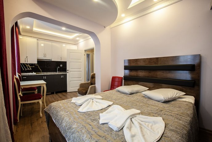 Lale Sultan Apart