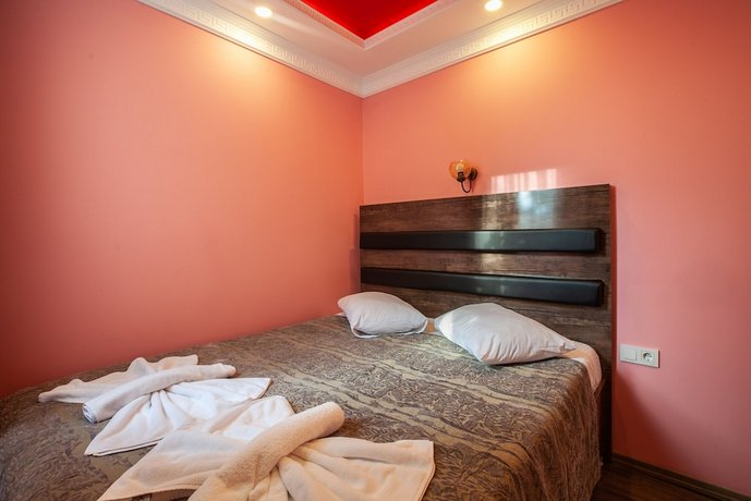 Lale Sultan Apart