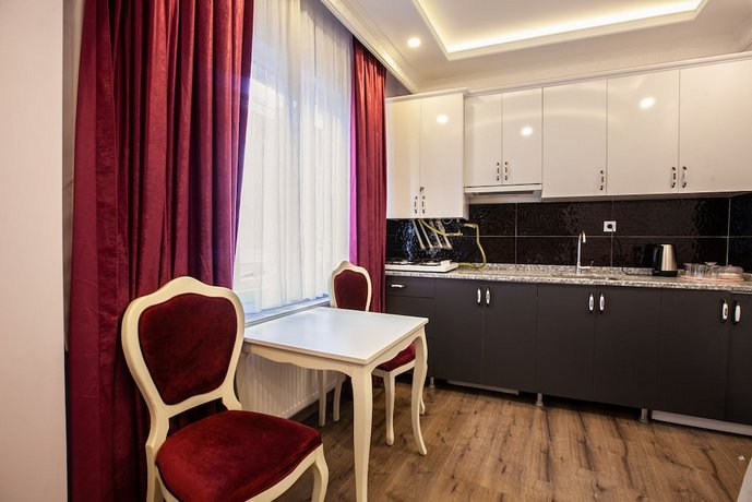Lale Sultan Apart