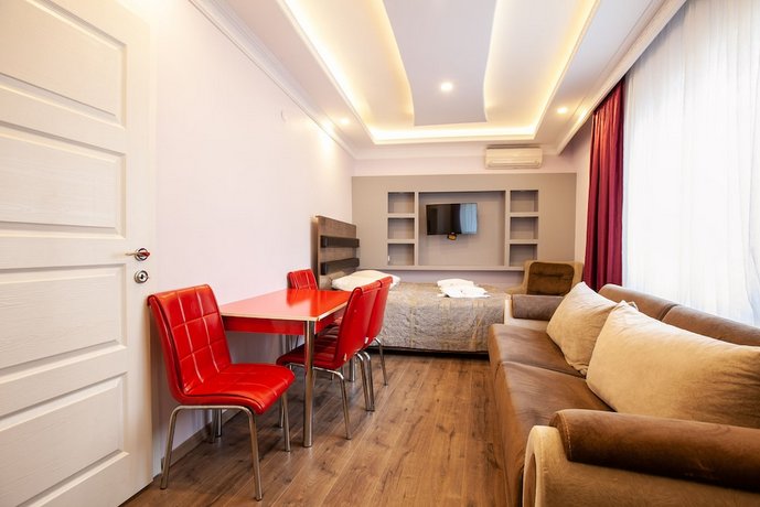Lale Sultan Apart