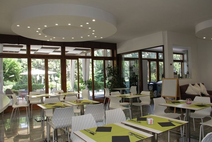 Bar_Restaurant
