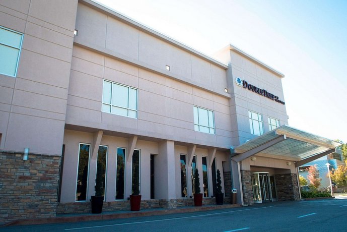 DoubleTree by Hilton Hotel Raleigh - Brownstone - University