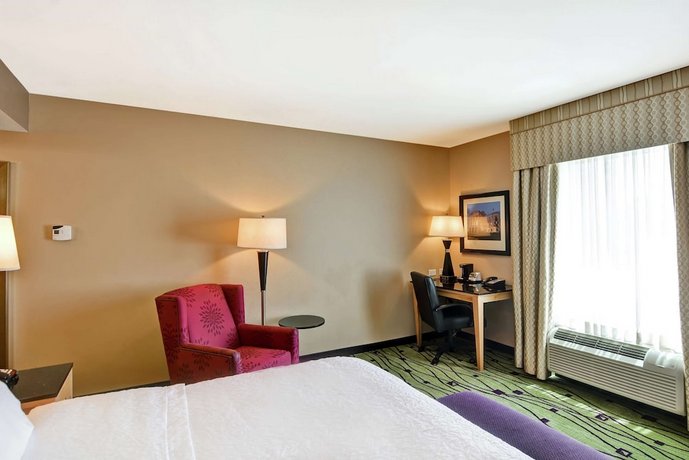 Hampton Inn & Suites Crabtree