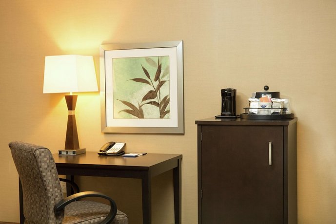 hampton inn & suites tacoma/puyallup