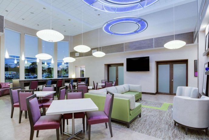 Hampton Inn and Suites Jacksonville/Orange Park FL