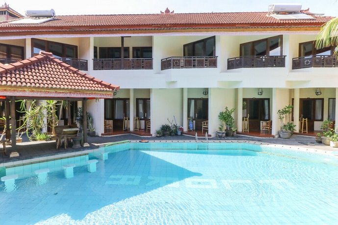 Hotel The Flora Kuta Bali