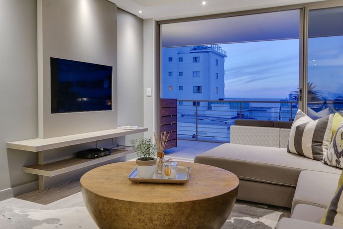 Fairmont 204