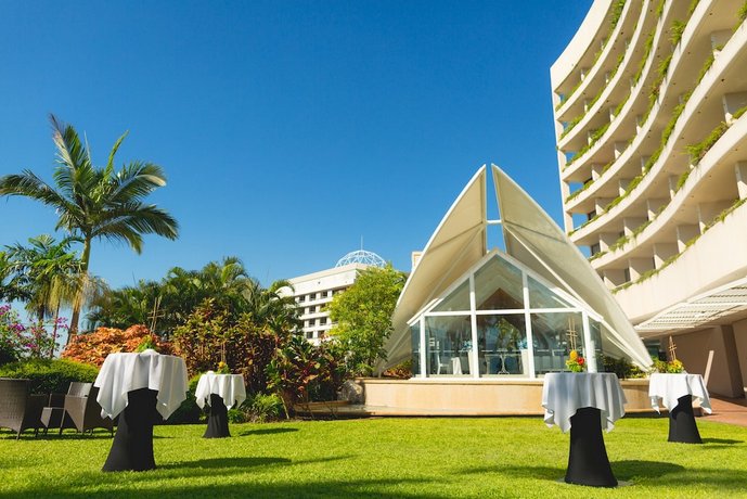 Hilton Cairns