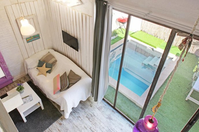 PoolHouses Lila House